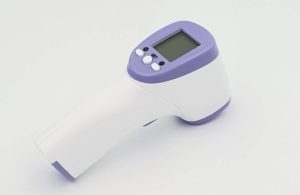 מדחום דיגיטלי ללא מגע עם תצוגת LCD